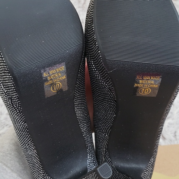 ⛔️Gone to Goodwill!⛔️ NWT CR Heels - Picture 4 of 5